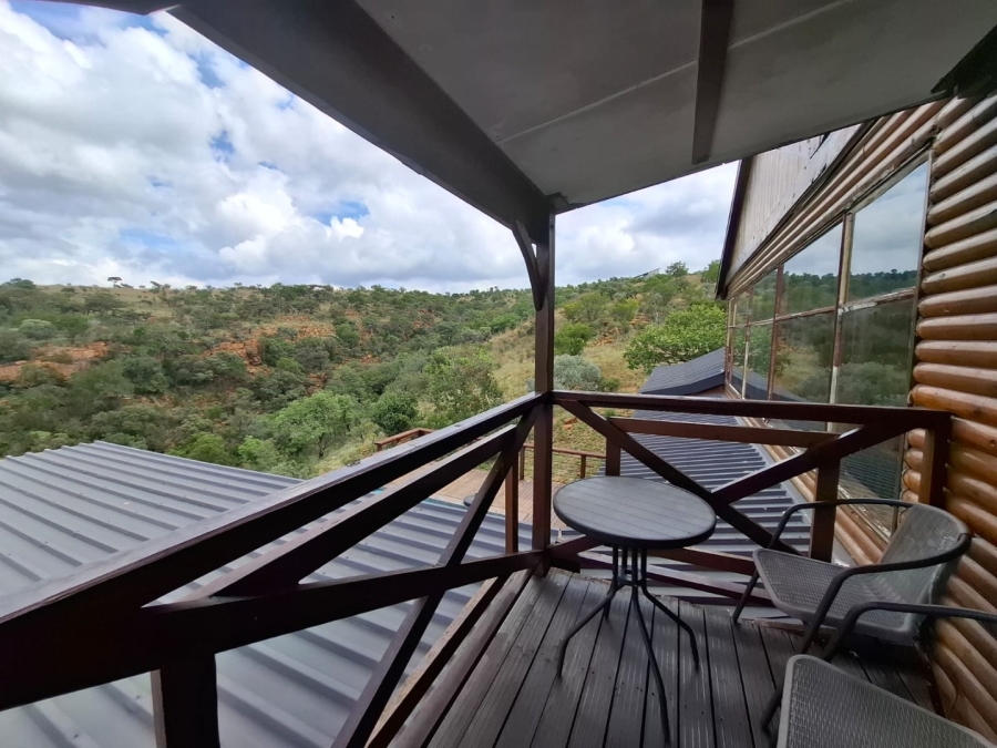 5 Bedroom Property for Sale in Waterkloof East North West